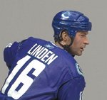 Photo of the Trevor Linden Sports Picks figure to be sold exclusively through the Vancouver Canucks' website, from McFarlane