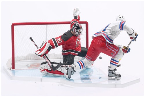 NHL Martin Brodeur vs Mark Messier Action Figures McFarlane 2003 #71461 NEW
